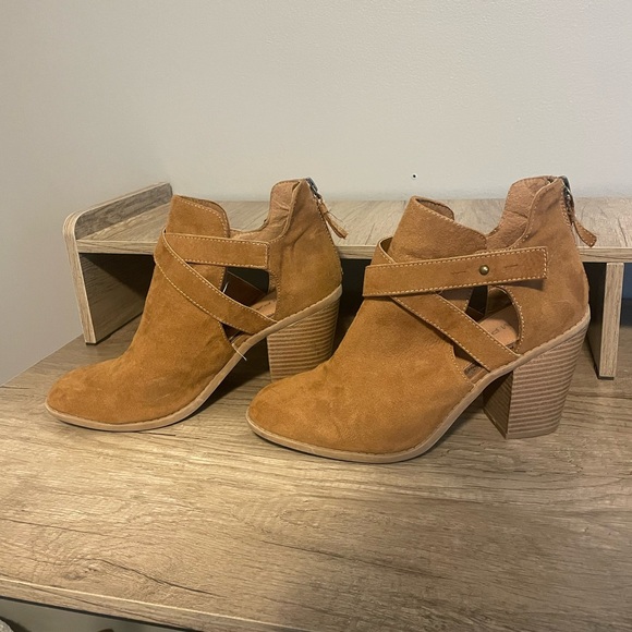 Rampage Brown Suede Ankle Boots - Picture 7 of 8